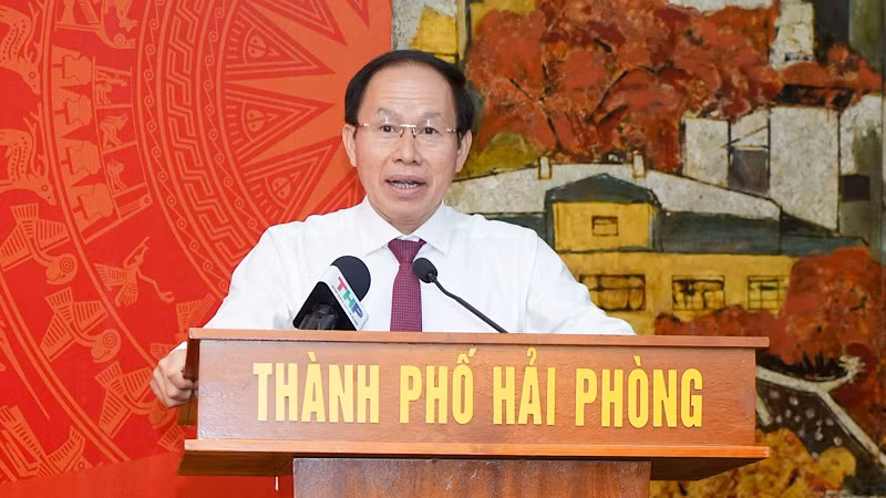 Ủy viên Trung ương Đảng, Bí thư Thành ủy Hải Phòng Lê Tiến Châu phát biểu tại Hội nghị công bố các Quyết định điều động, bổ nhiệm. Ủy viên Trung ương Đảng, Bí thư Thành ủy Hải Phòng Lê Tiến Châu phát biểu tại Hội nghị công bố các Quyết định điều động, bổ nhiệm.