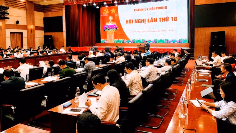 Quang cảnh Hội nghị lần thứ 18 Thành ủy Hải Phòng.