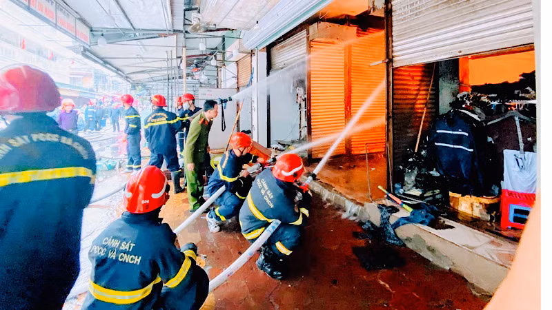 Chủ động ngăn chặn kịp thời các vụ cháy xảy ra trên địa bàn. Chủ động ngăn chặn kịp thời các vụ cháy xảy ra trên địa bàn.