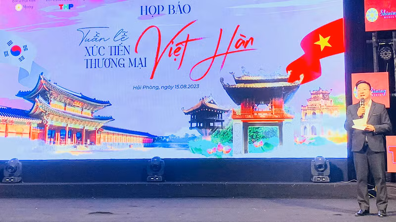 Họp báo giới thiệu Tuần lễ xúc tiến thương mại Việt-Hàn. Họp báo giới thiệu Tuần lễ xúc tiến thương mại Việt-Hàn.