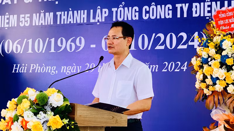 Tổng Giám đốc Tổng công ty Điện lực miền bắc Nguyễn Đức Thiện phát biểu tại sự kiện đóng điện và gắn biển công trình chào mừng kỷ niệm 55 năm thành lập Tổng công ty và 70 năm ngày truyền thống ngành điện cách mạng Việt Nam.