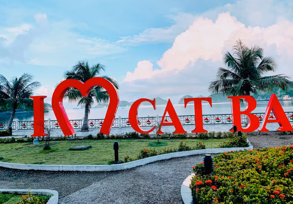 Cát Bà đang nỗ lực trở thành điểm đến yêu thích của nhiều người. Cát Bà đang nỗ lực trở thành điểm đến yêu thích của nhiều người.