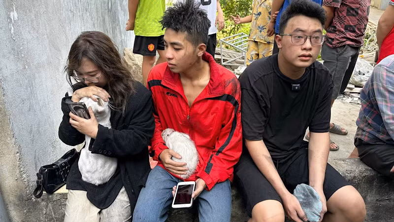 Ba người được cứu thoát trong vụ cháy.