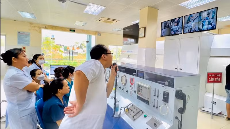 Điều trị bệnh nhân bị ngộ độc khí CO trong buồng oxy cao áp tại Viện Y học Biển Việt Nam. Điều trị bệnh nhân bị ngộ độc khí CO trong buồng oxy cao áp tại Viện Y học Biển Việt Nam.