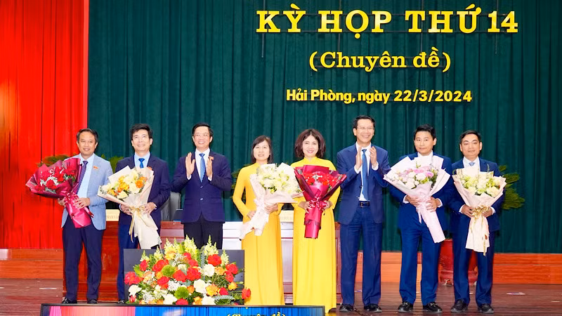 Chúc mừng các Ủy viên Ủy ban nhân dân thành phố Hải Phòng mới được bầu bổ sung. Chúc mừng các Ủy viên Ủy ban nhân dân thành phố Hải Phòng mới được bầu bổ sung.