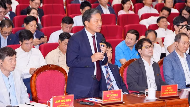 Đại diện các doanh nghiệp FDI phát biểu tại đối thoại.
