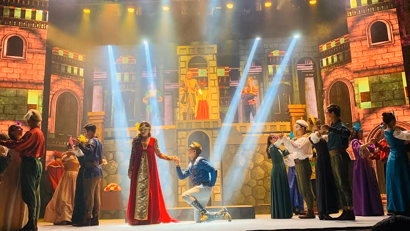 Vở kịch kinh điển Romeo và Juliet của Đoàn Kịch nói Hải Phòng sẽ mở màn cho kế hoạch "Sáng đèn Nhà hát thành phố". Vở kịch kinh điển Romeo và Juliet của Đoàn Kịch nói Hải Phòng sẽ mở màn cho kế hoạch "Sáng đèn Nhà hát thành phố".