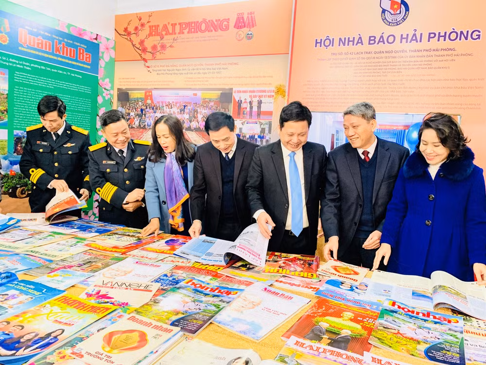 Hội báo Xuân Quý Mão Hải Phòng 2023 thu hút sự quan tâm của đông đảo bạn đọc. Hội báo Xuân Quý Mão Hải Phòng 2023 thu hút sự quan tâm của đông đảo bạn đọc.