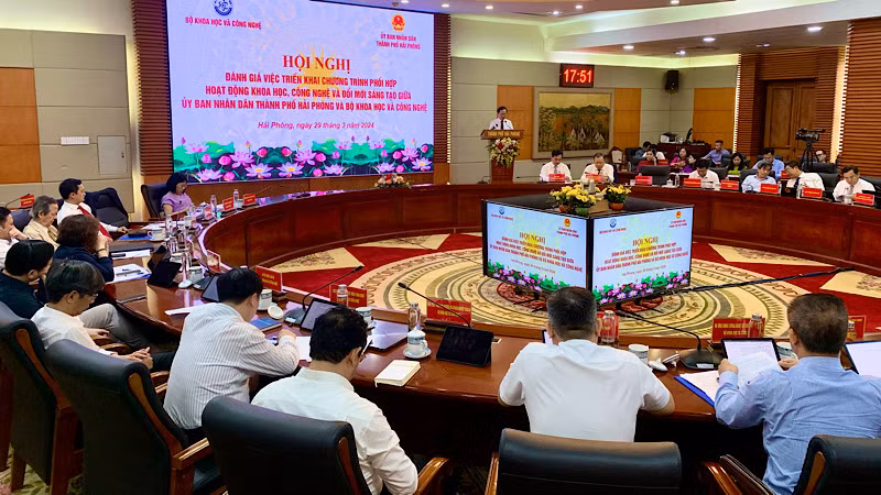 Quang cảnh hội nghị đánh giá kết quả phối hợp hoạt động giữa Bộ Khoa học-Công nghệ và thành phố Hải Phòng.