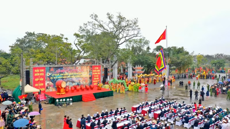 Lễ hội truyền thống Từ Lương Xâm được tổ chức trang trọng hằng năm. Lễ hội truyền thống Từ Lương Xâm được tổ chức trang trọng hằng năm.