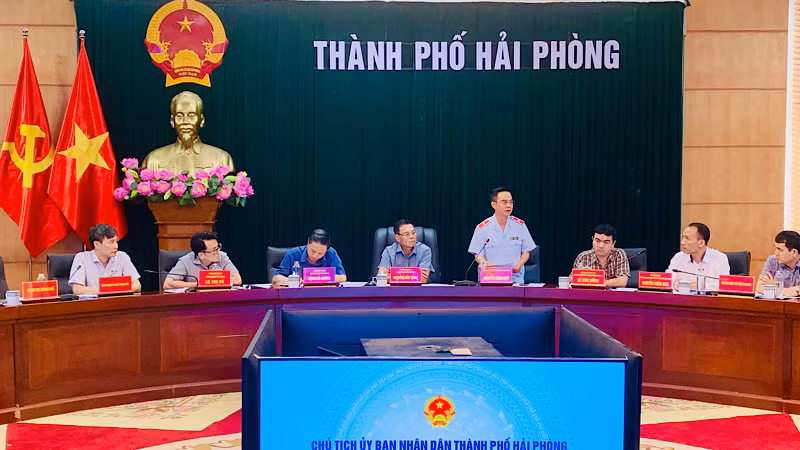 Lãnh đạo Ban Tiếp công dân Trung ương phát biểu, trao đổi tại buổi đối thoại.