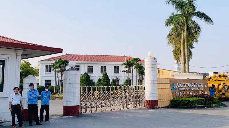 Khu vực nhà xưởng sản xuất của Công ty Châu Giang thuê của Công ty cổ phần Giao nhận kho vận ngoại thương Hải Phòng tại Tổng kho 3 Lạc Viên sẽ bị cưỡng chế nếu không tự tháo dỡ di chuyển để xây dựng Khu nhà ở xã hội.