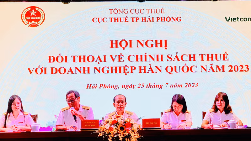Cục Thuế tổ chức đối thoại với các doanh nghiệp Hàn Quốc trên địa bàn về chính sách thuế. Cục Thuế tổ chức đối thoại với các doanh nghiệp Hàn Quốc trên địa bàn về chính sách thuế.