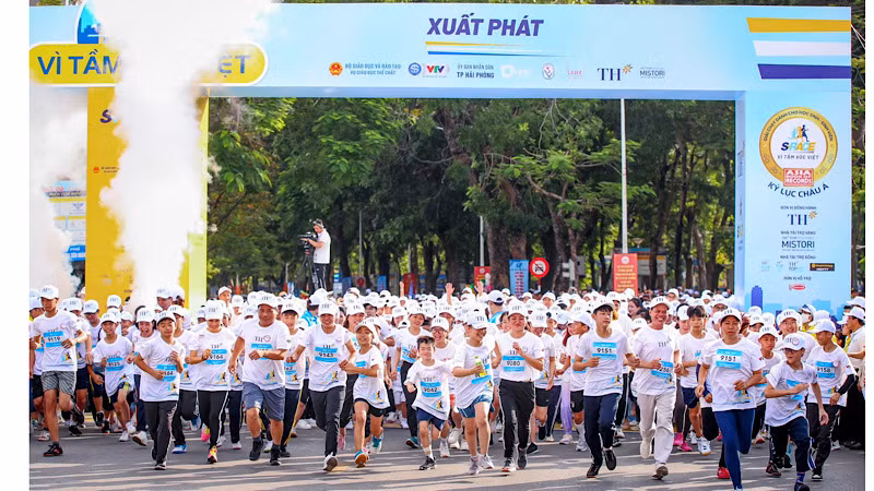 Giải chạy dành cho học sinh, sinh viên “S-Race 2023” tại Hải Phòng sáng 12/11.