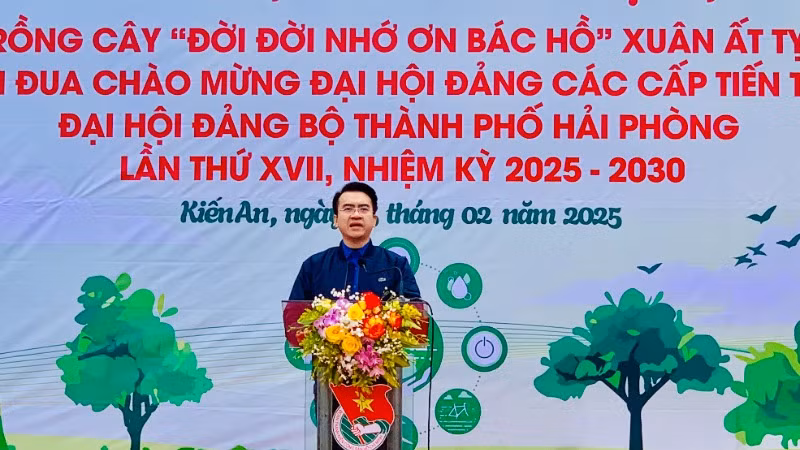 Bí thư Thành đoàn Hải Phòng Lê Khắc Nguyên Anh phát động Tết trồng cây và thi đua chào mừng Đại hội Đảng các cấp, tiến tới Đại hội Đảng bộ thành phố Hải Phòng lần thứ 17 trong tuổi trẻ thành phố. Bí thư Thành đoàn Hải Phòng Lê Khắc Nguyên Anh phát động Tết trồng cây và thi đua chào mừng Đại hội Đảng các cấp, tiến tới Đại hội Đảng bộ thành phố Hải Phòng lần thứ 17 trong tuổi trẻ thành phố.
