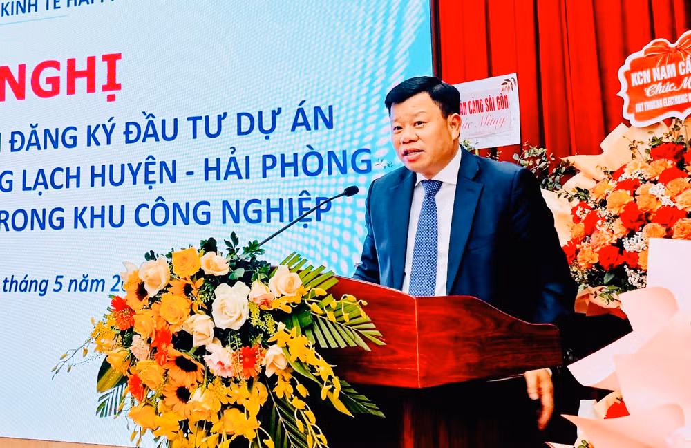 Trưởng Ban Quản lý Khu kinh tế Hải Phòng Lê Trung Kiên phát biểu tại hội nghị trao giấy chứng nhận đầu tư.