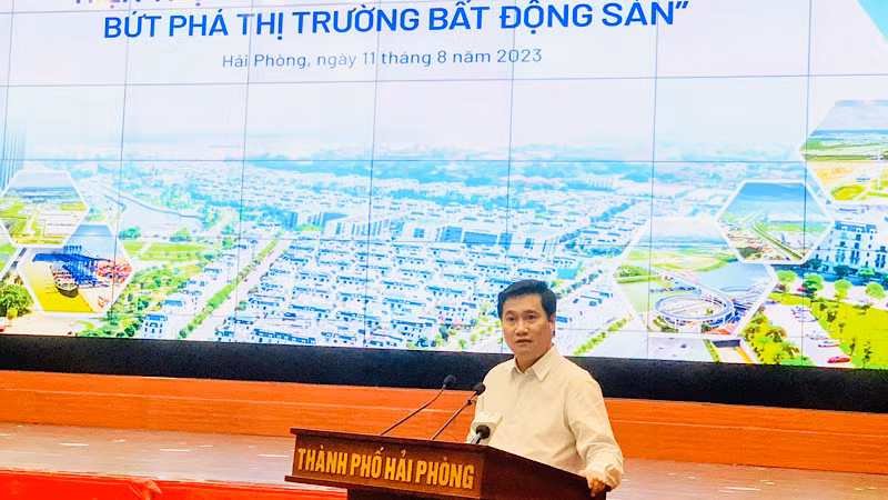 Thứ trưởng Xây dựng Nguyễn Tường Văn phát biểu tại hội thảo. Thứ trưởng Xây dựng Nguyễn Tường Văn phát biểu tại hội thảo.