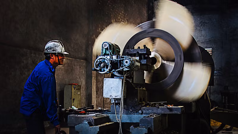 Làng đúc Mỹ Đồng truyền thống vẫn duy trì sản xuất sản phẩm chân vịt tàu thủy độc đáo. Làng đúc Mỹ Đồng truyền thống vẫn duy trì sản xuất sản phẩm chân vịt tàu thủy độc đáo.