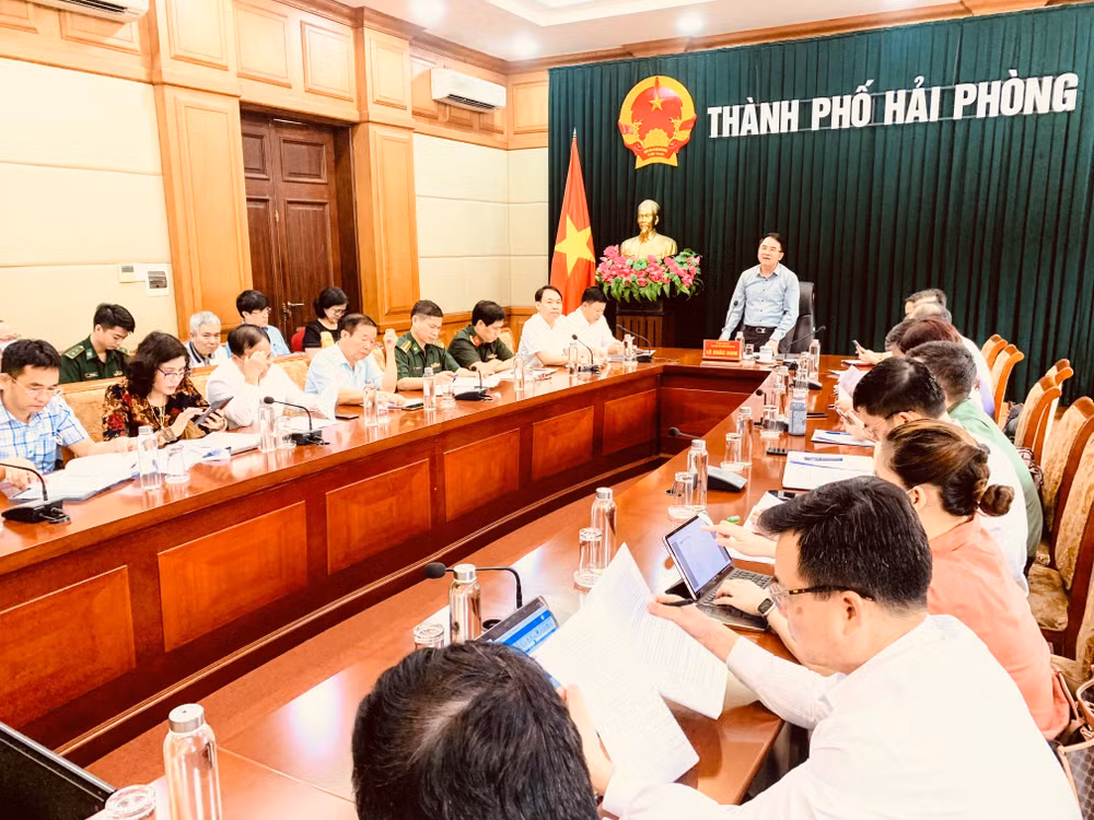 Phó Chủ tịch Ủy ban nhân dân thành phố Hải Phòng Lê Khắc Nam chỉ đạo công tác phòng, chống dịch Covid-19.