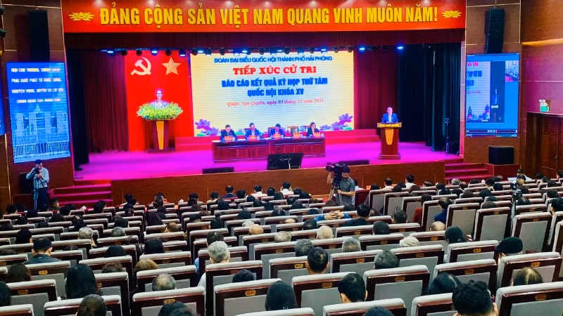 Quang cảnh tiếp xúc cử tri tại quận Ngô Quyền. Quang cảnh tiếp xúc cử tri tại quận Ngô Quyền.