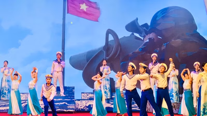 Những người lính biển luôn sẵn sàng bảo vệ vững chắc chủ quyền biển, đảo thiêng liêng của Tổ quốc.