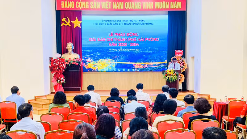 Quang cảnh lễ phát động Giải Báo chí thành phố Hải Phòng năm 2023-2024. Quang cảnh lễ phát động Giải Báo chí thành phố Hải Phòng năm 2023-2024.