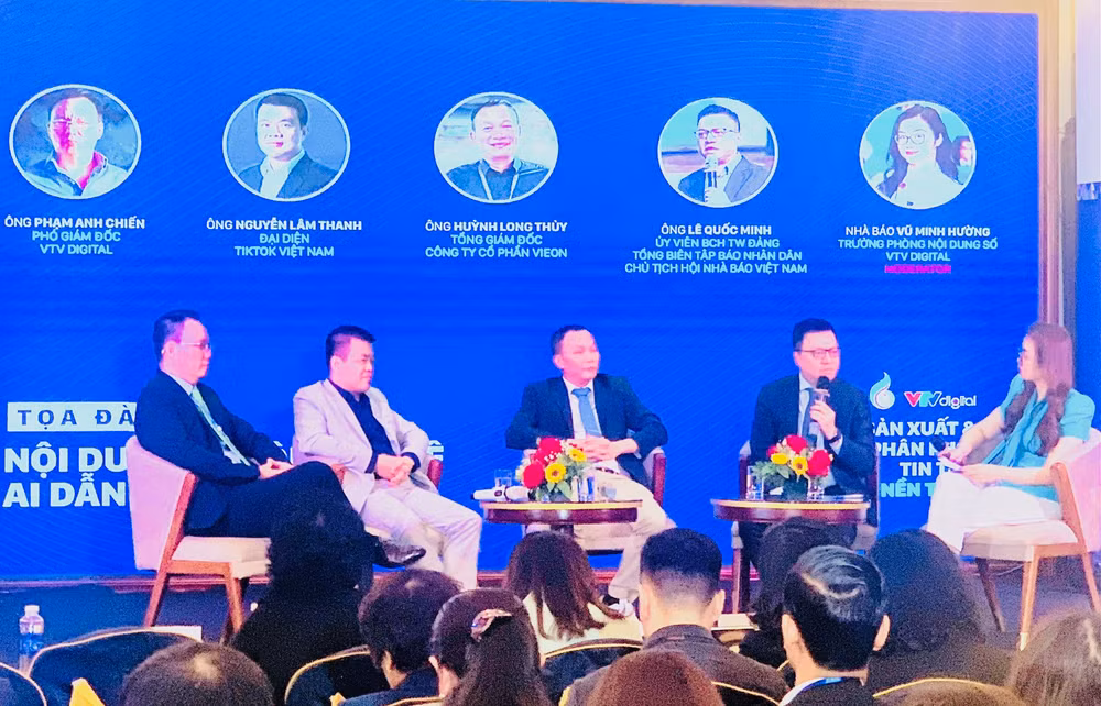 Các đại biểu tham dự Tọa đàm "Nội dung và Công nghệ - Ai dẫn dắt?"