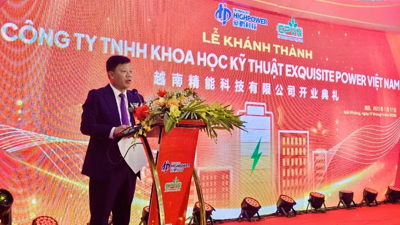 Trưởng ban Ban Quản lý Khu kinh tế Hải Phòng Lê Trung Kiên phát biểu tại lễ khánh thành nhà máy. Trưởng ban Ban Quản lý Khu kinh tế Hải Phòng Lê Trung Kiên phát biểu tại lễ khánh thành nhà máy.