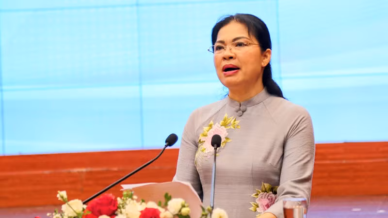 Ủy viên Trung ương Đảng, Chủ tịch Hội Liên hiệp Phụ nữ Việt Nam Hà Thị Nga phát biểu tại sơ kết 2 năm thực hiện Chương trình phối hợp giữa Chính phủ với Hội Nông dân Việt Nam và Hội Liên hiệp Phụ nữ Việt Nam.