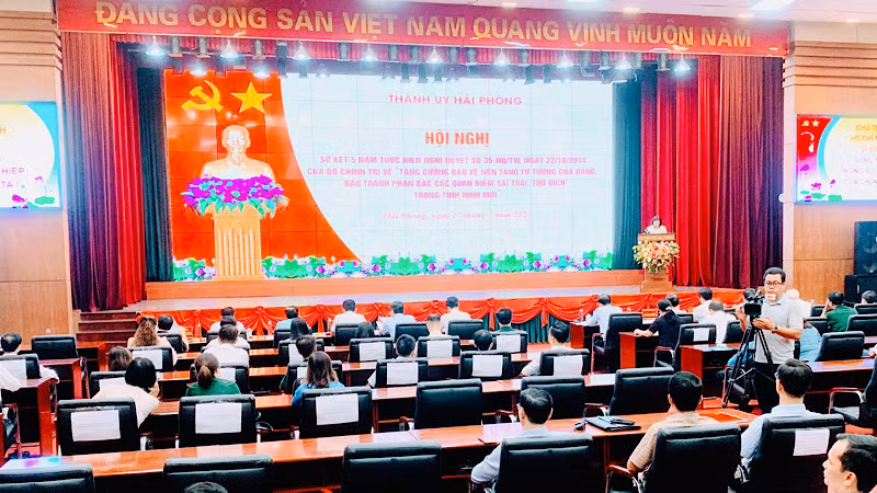 Quang cảnh Hội nghị sơ kết 5 năm thực hiện Nghị quyết về “Tăng cường bảo vệ nền tảng tư tưởng của Đảng, đấu tranh phản bác các quan điểm sai trái, thù địch trong tình hình mới”.