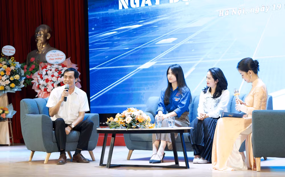Các diễn giả tham gia cuộc tọa đàm.