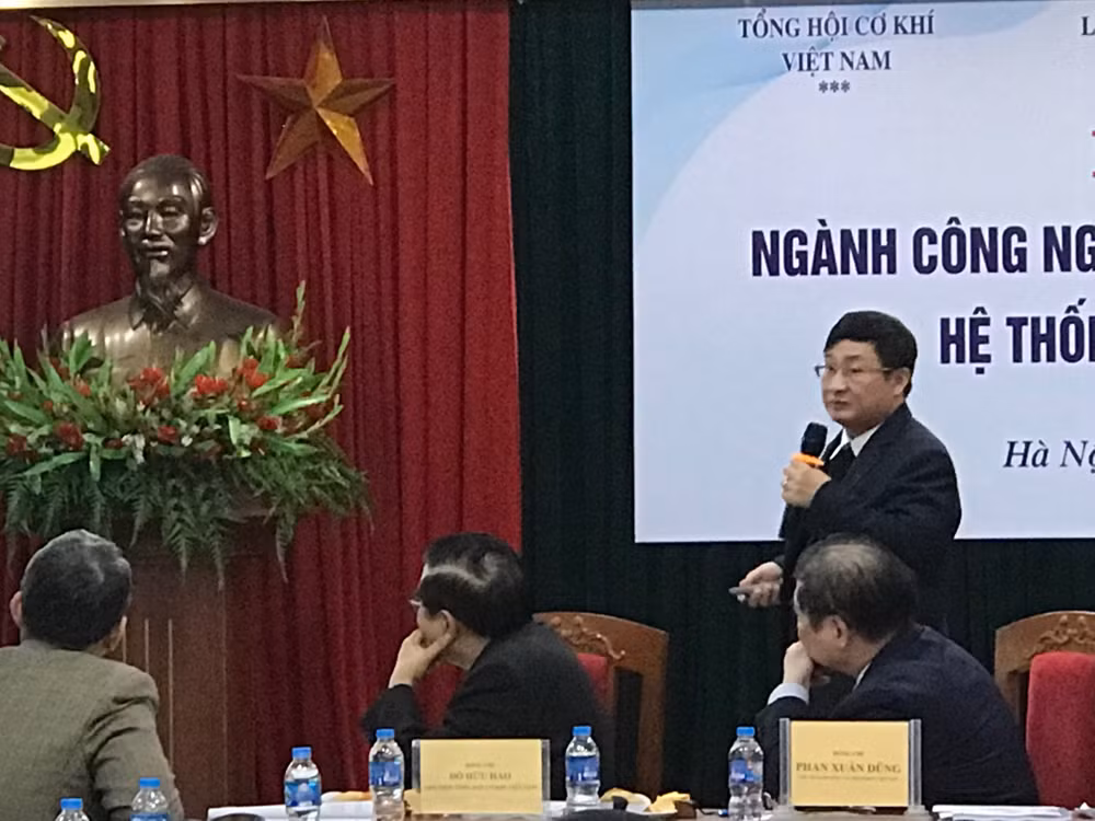 TS. Phan Đăng Phong, Viện trưởng NARIME trình bày tại hội thảo. TS. Phan Đăng Phong, Viện trưởng NARIME trình bày tại hội thảo.