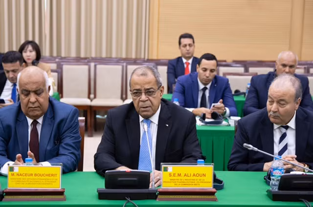 Bộ trưởng Công nghiệp và Sản xuất dược phẩm Algeria Ali Aoun thông tin về tình hình phát triển kinh tế và thu hút đầu tư tại Algeria.