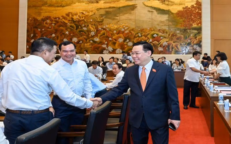 Chủ tịch Quốc hội và các đại biểu dự hội nghị. Chủ tịch Quốc hội và các đại biểu dự hội nghị.