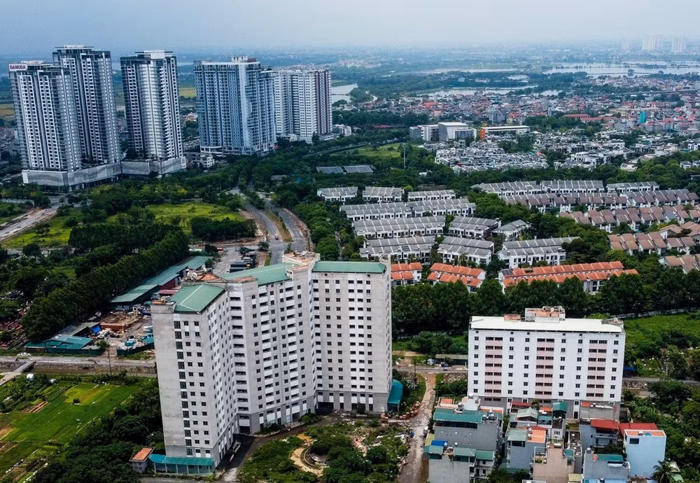 Mức thuế suất 2% theo giá chuyển nhượng hiện nay được cho là một trong những nguyên nhân dẫn đến việc gia tăng sở hữu bất động sản.