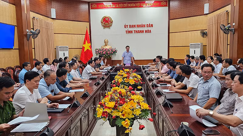 Lãnh đạo tỉnh Thanh Hóa phát biểu tại cuộc họp chiều 5/9. Lãnh đạo tỉnh Thanh Hóa phát biểu tại cuộc họp chiều 5/9.