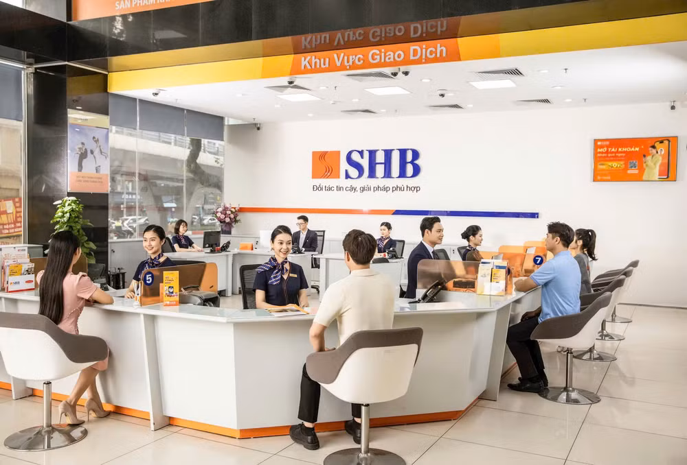 Ngân hàng SHB "tung" gói cho vay mua nhà trị giá 16.000 tỷ đồng, áp dụng từ nay đến ngày 31/12 với lãi suất chỉ từ 3,99%/năm. (Ảnh HUY TÙNG)