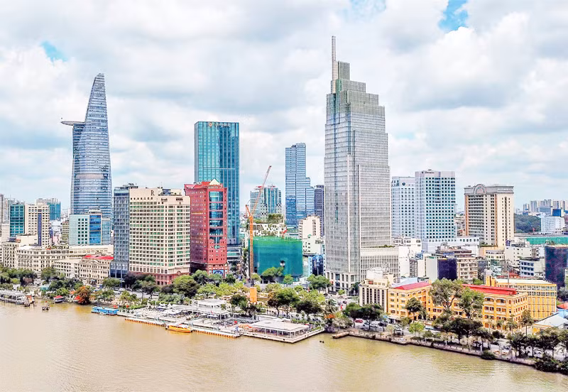 Một góc Thành phố Hồ Chí Minh hôm nay. (Ảnh HOÀNG TRIỀU)