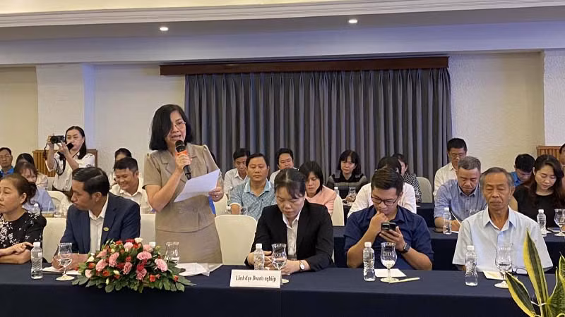Lãnh đạo các doanh nghiệp nêu ra nhiều vấn đề mà người lao động mong mỏi trong thời kỳ khó khăn về kinh tế.