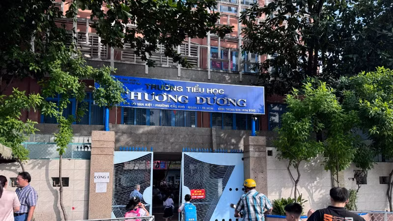 Mô hình An toàn giao thông tại trường học ở một trường tiểu học trên địa bàn quận 1, Thành phố Hồ Chí Minh. Mô hình An toàn giao thông tại trường học ở một trường tiểu học trên địa bàn quận 1, Thành phố Hồ Chí Minh.