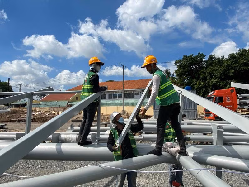 Có gần 2.500 công nhân, kỹ sư thi công 3 ca 4 kíp trên công trường Có gần 2.500 công nhân, kỹ sư thi công 3 ca 4 kíp trên công trường