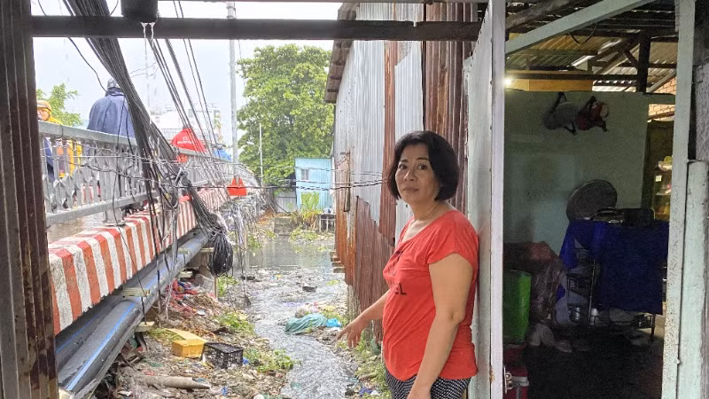 Hộ dân thuộc diện thu hồi nhà đất của dự án cải tạo rạch Xuyên Tâm, đi qua địa bàn quận Bình Thạnh. (Ảnh: QUÝ HIỀN)