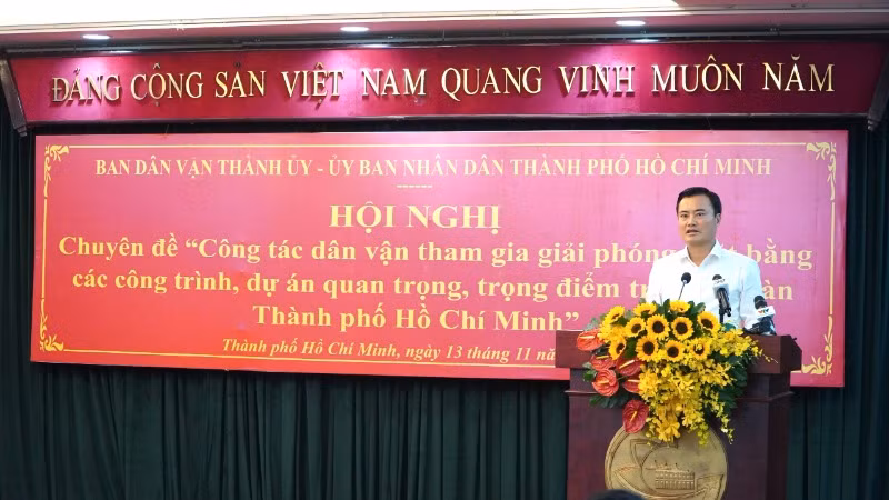 Phó Chủ tịch Ủy ban nhân dân Thành phố Hồ Chí Minh Bùi Xuân Cường cho biết, Thành phố đã tập trung nỗ lực để triển khai công tác bồi thường, giải phóng bằng cho các công trình, dự án quan trọng. (Ảnh: QUÝ HIỀN)