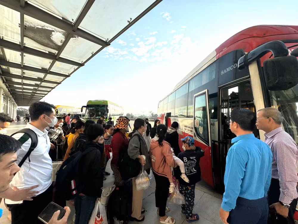 Những ngày cao điểm Bến xe Miền Đông mới có khoảng 500 xe xuất bến.