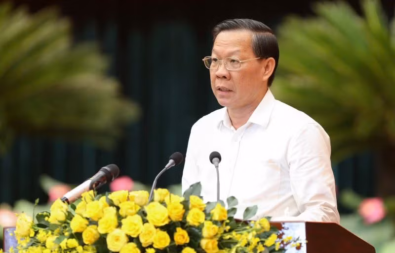 Chủ tịch Ủy ban nhân dân Thành phố Hồ Chí Minh Phan Văn mãi phát biểu tại Hội nghị.