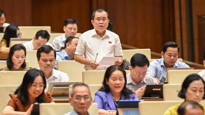 Đại biểu Nguyễn Tâm Hùng (Đoàn Bà Rịa-Vũng Tàu) phát biểu tại phiên họp. (Ảnh BÙI GIANG) Đại biểu Nguyễn Tâm Hùng (Đoàn Bà Rịa-Vũng Tàu) phát biểu tại phiên họp. (Ảnh BÙI GIANG)