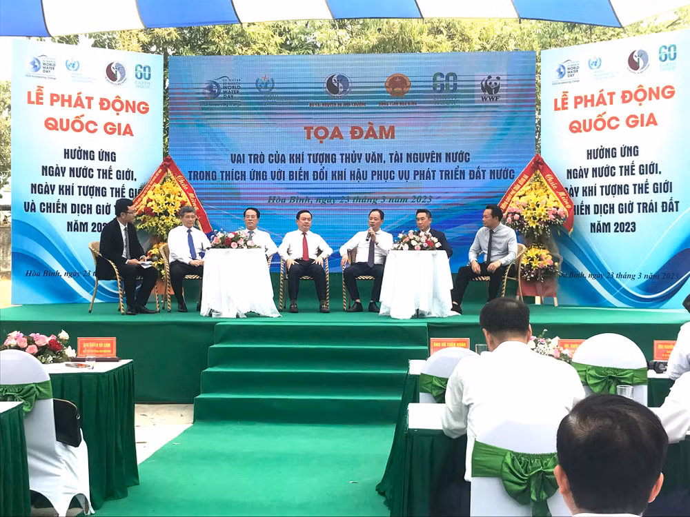 Các diễn giả tham gia Tọa đàm.