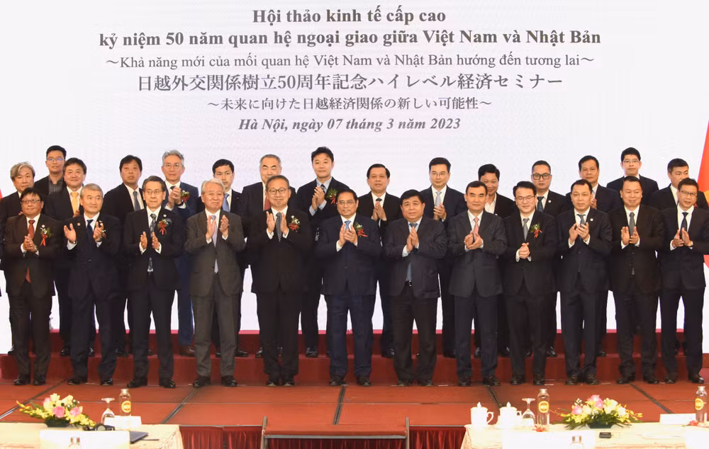 Thủ tướng Phạm Minh Chính và các đại biểu tham dự Hội nghị. Thủ tướng Phạm Minh Chính và các đại biểu tham dự Hội nghị.