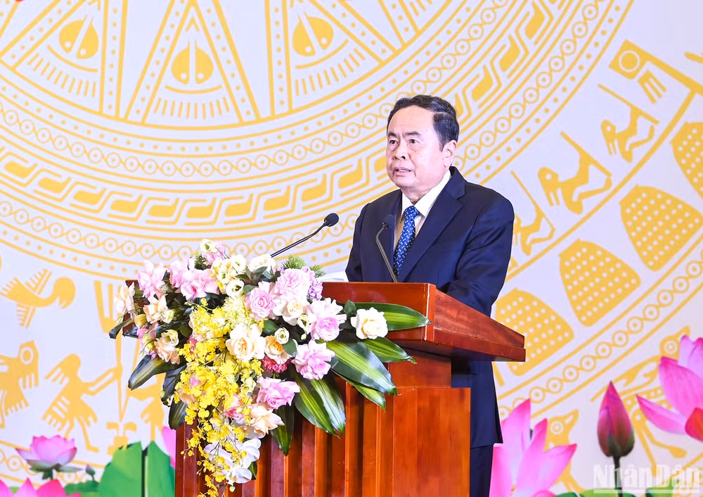 Chủ tịch Quốc hội Trần Thanh Mẫn phát biểu tại lễ tôn vinh. (Ảnh: DUY LINH) Chủ tịch Quốc hội Trần Thanh Mẫn phát biểu tại lễ tôn vinh. (Ảnh: DUY LINH)