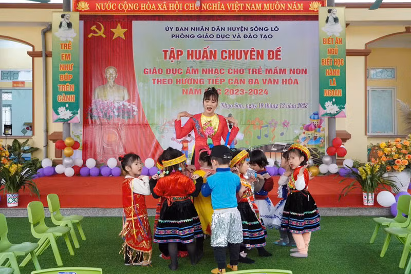 Chương trình giáo dục âm nhạc Trường Mầm non Nhạo Sơn.